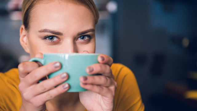 Ingerir esta ‘superbebida’ ao pequeno-almoço previne picos de açúcar