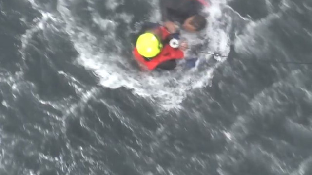 As imagens do resgate de pescador do 'Mestre Silva'