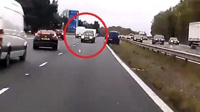 Carro com caravana em contramão na autoestrada faz três vítimas mortais