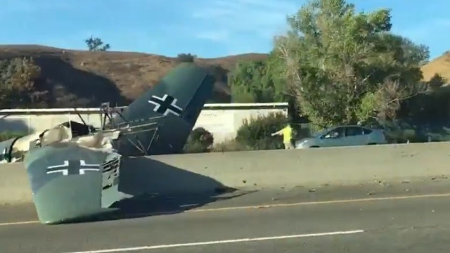 Modelo de avião nazi despenhou-se numa autoestrada da Califórnia