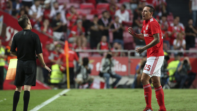 CD revela opinião dos árbitros sobre expulsão de Lema no Clássico