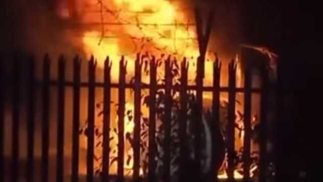 As imagens do helicóptero do presidente do Leicester em chamas