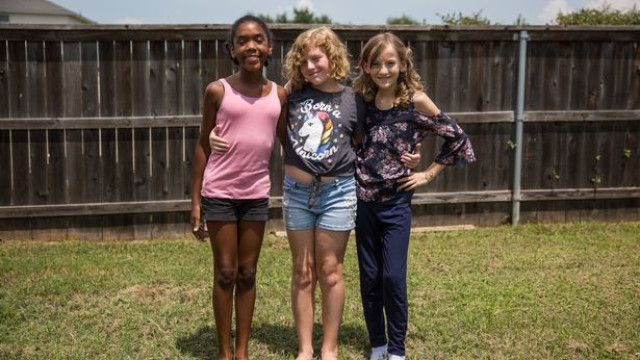 Três amigas transgénero passam por mudança de sexo aos 11 anos