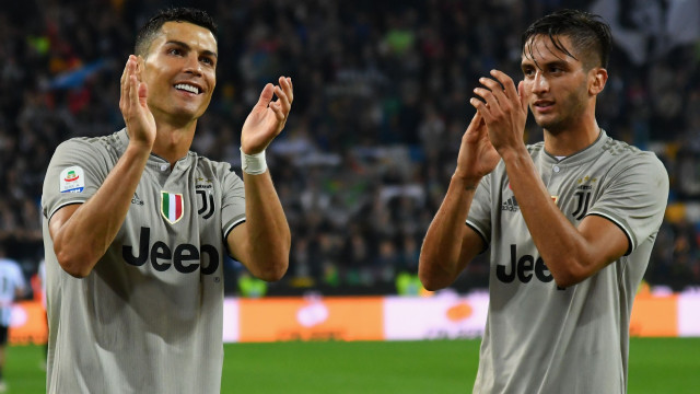 Bentancur recorda os dias em que via Cristiano Ronaldo... na televisão