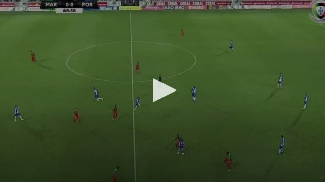 Jogada colectiva do FC Porto termina com golo soberbo de Otávio