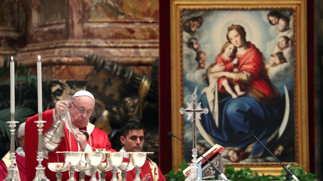 "Rezo pelas vítimas, peregrinos mortos apenas por serem cristãos"