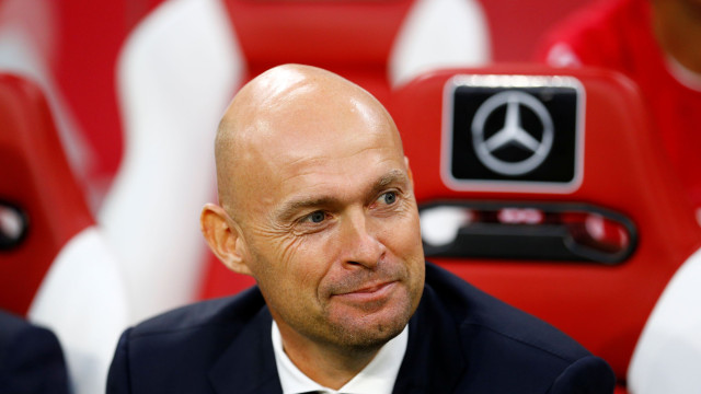 É (quase) oficial. Al-Jazira oficializa novo treinador do Sporting