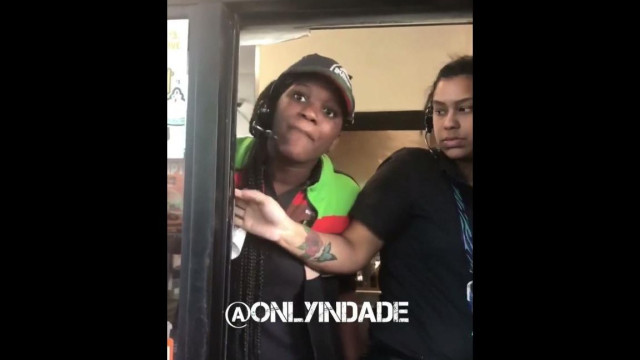Empregada de Burger King insulta e ameaça clientes que pediram devolução