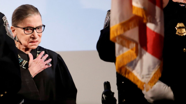 Juiza do Supremo Tribunal dos EUA hospitalizada após queda no escritório