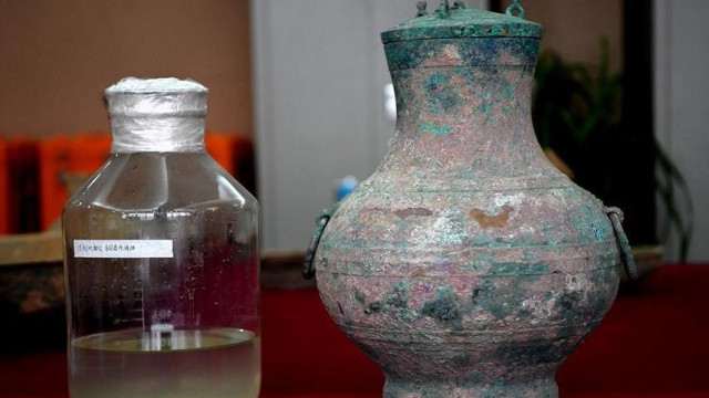 Arqueólogos chineses encontram vinho com dois mil anos em túmulo antigo