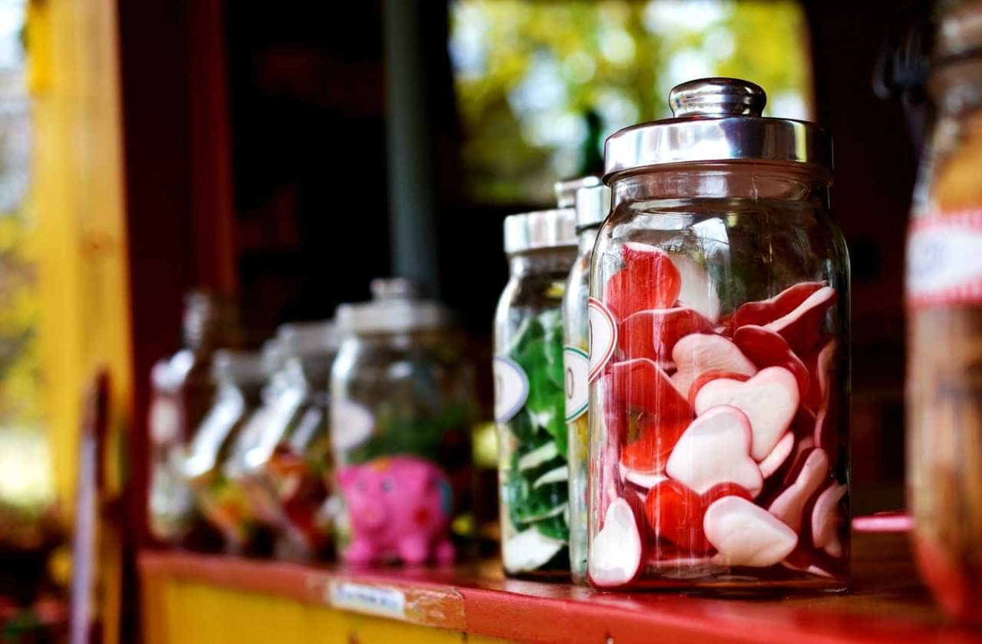 Os 50 alimentos e bebidas dos quais deve fugir