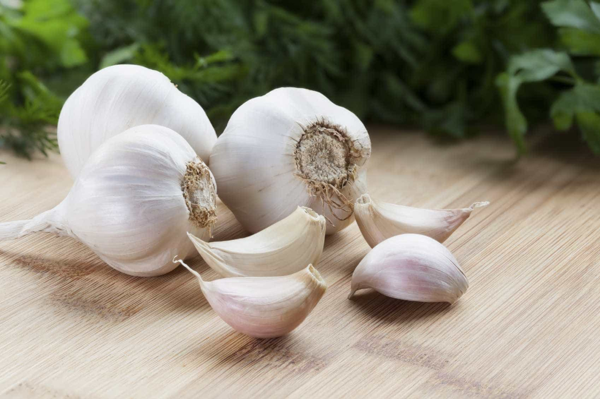 Uma centena de alimentos para combater a fome de forma saudável