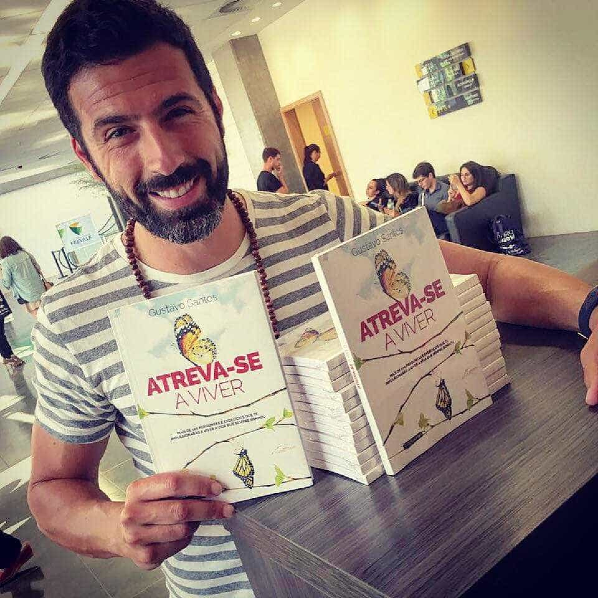 Gustavo Santos no Brasil com o seu livro