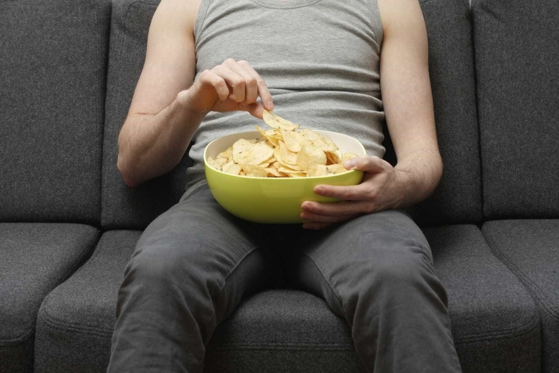 Há alimentos que desidratam o corpo. Conheça-os (e evite-os)