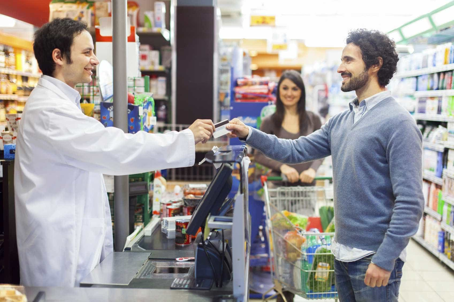 Eis os truques utilizados pelas lojas para o fazerem gastar mais dinheiro