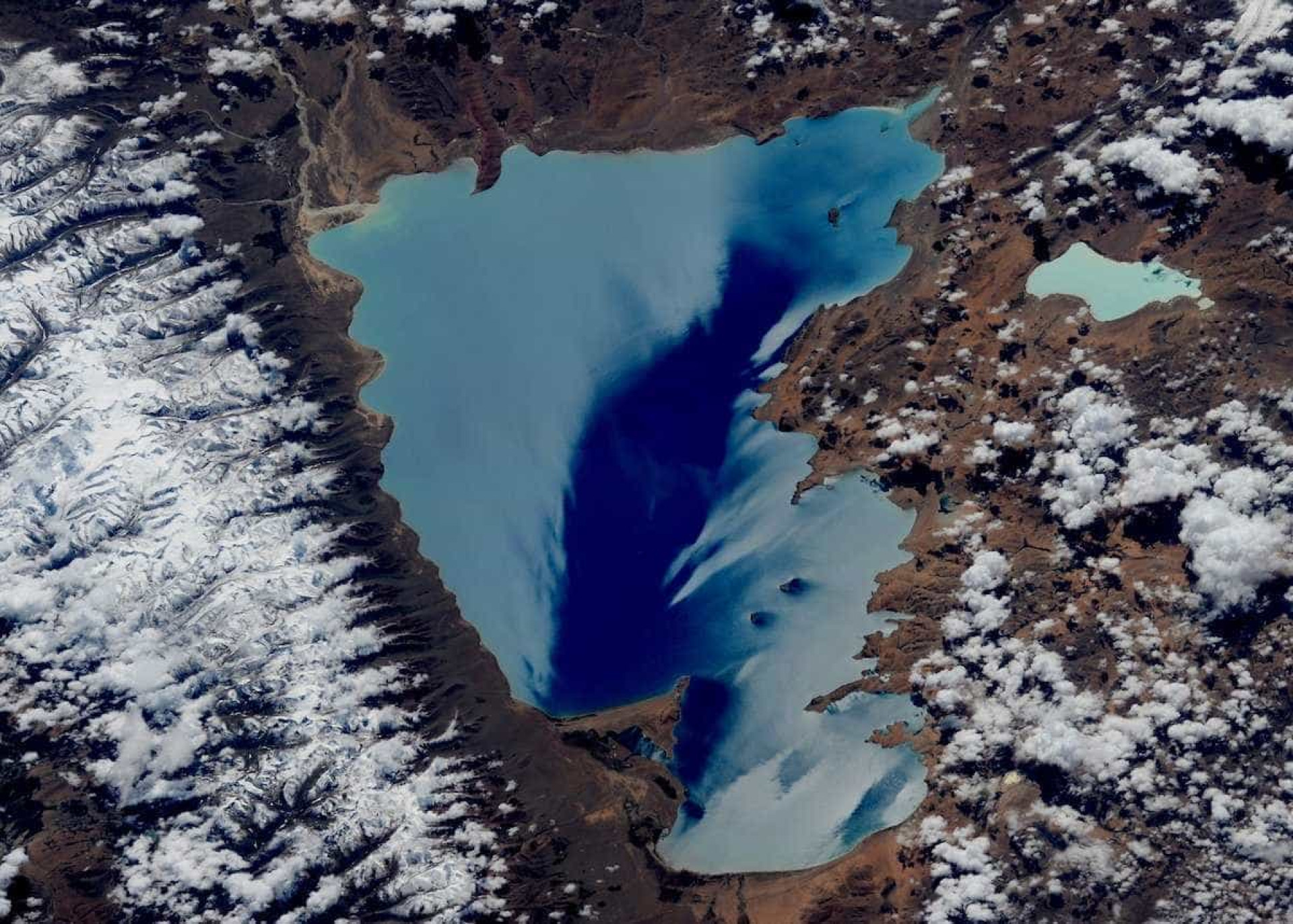 Astronauta reúne melhores imagens da Terra em livro
