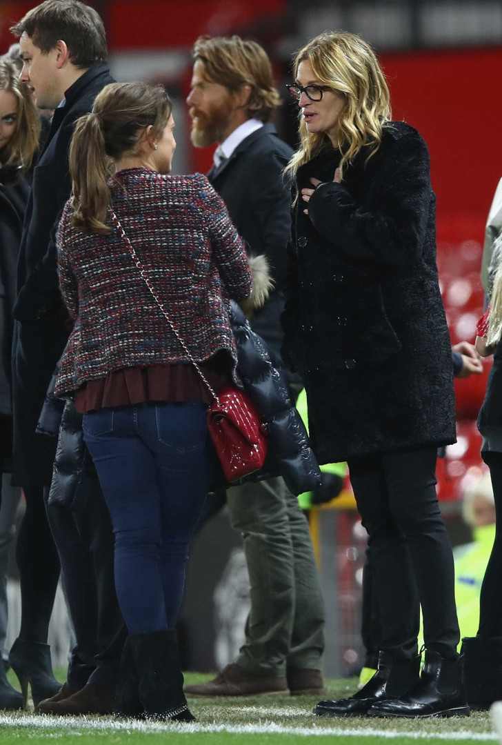 Jogador mais caro do mundo ganha um beijo de Julia Roberts