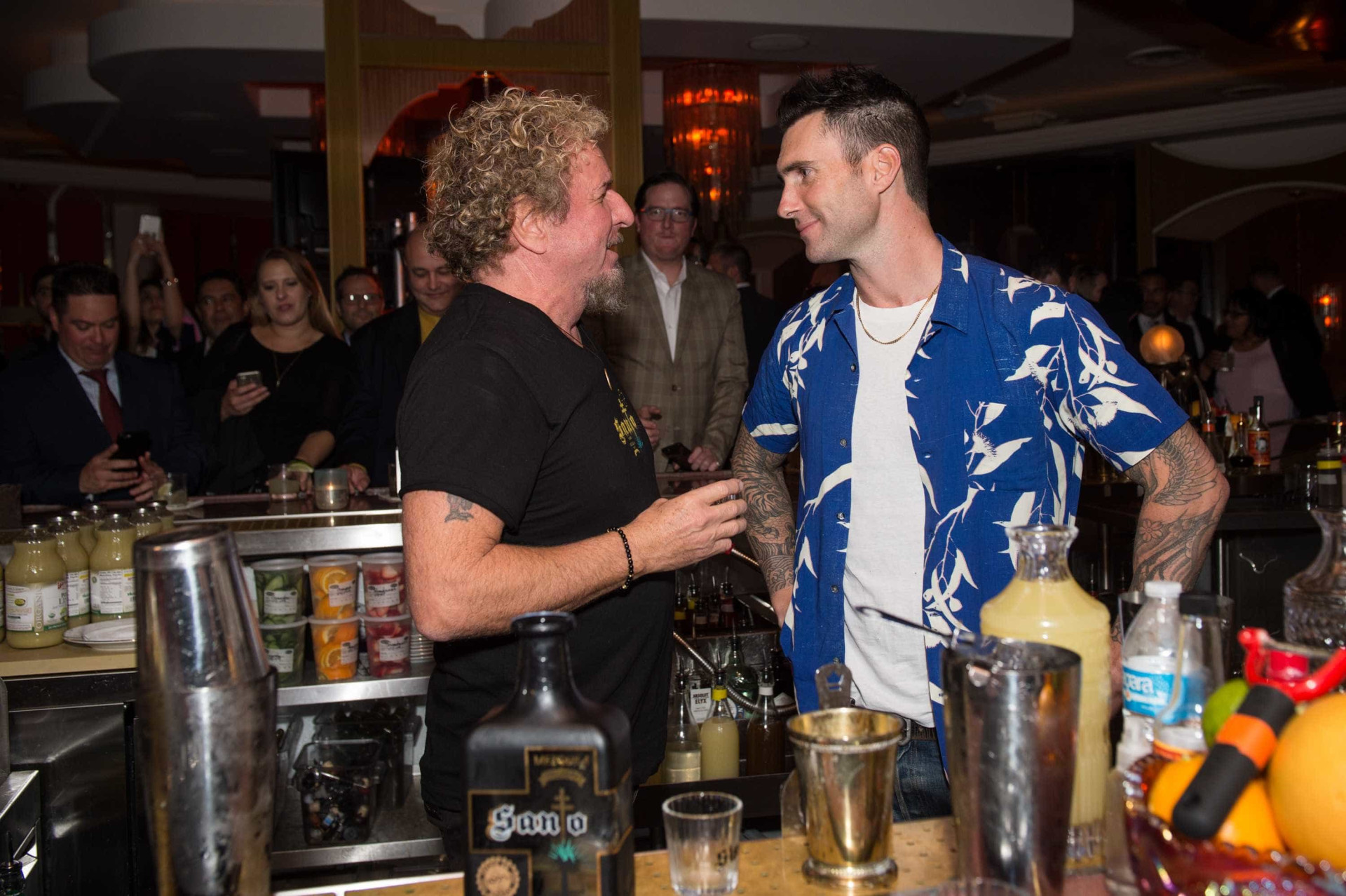 Adam Levine e Sammy Hagar lançam nova bebida alcoólica