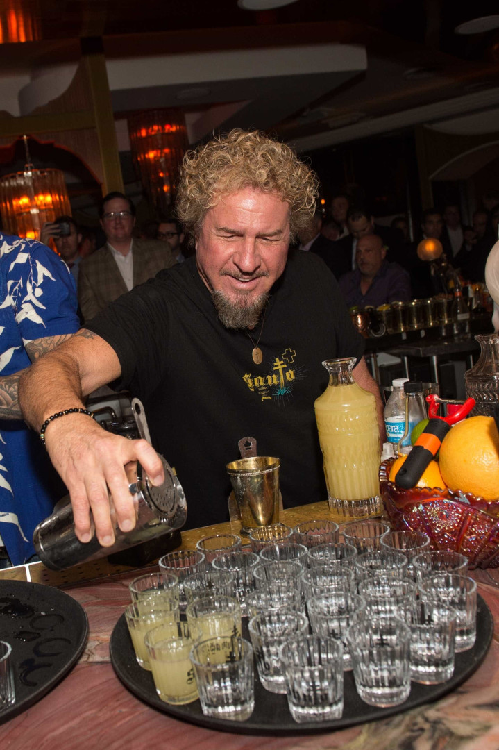 Adam Levine e Sammy Hagar lançam nova bebida alcoólica