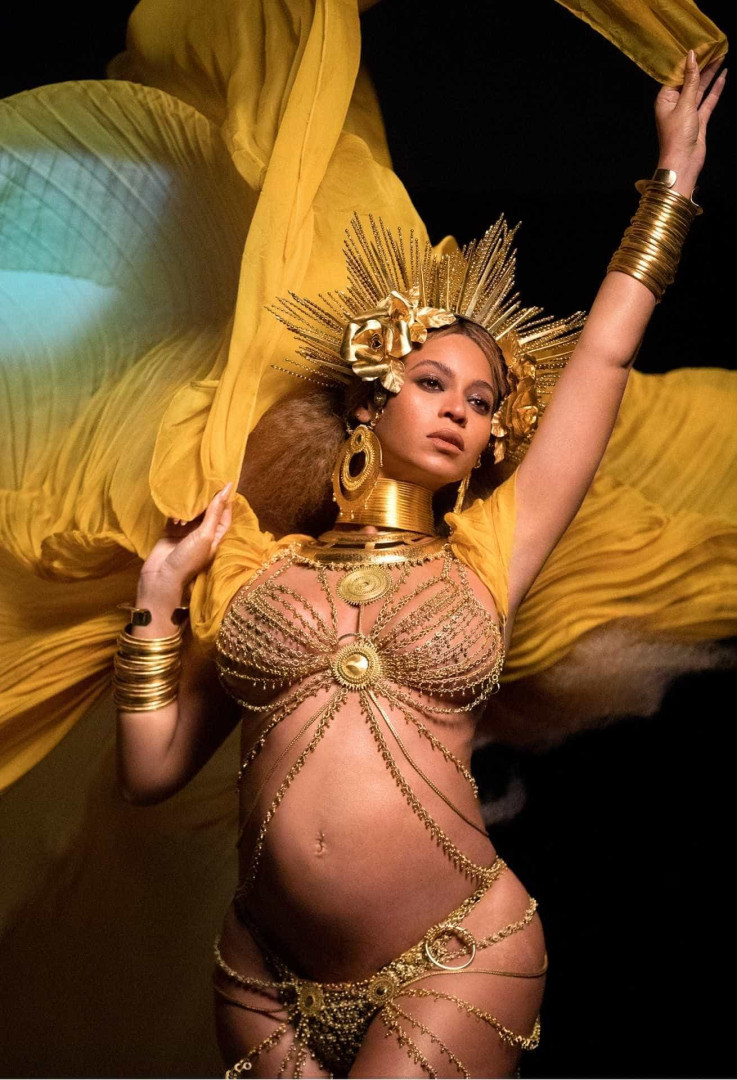 Beyoncé grávida de gémeos dá origem a boneca
