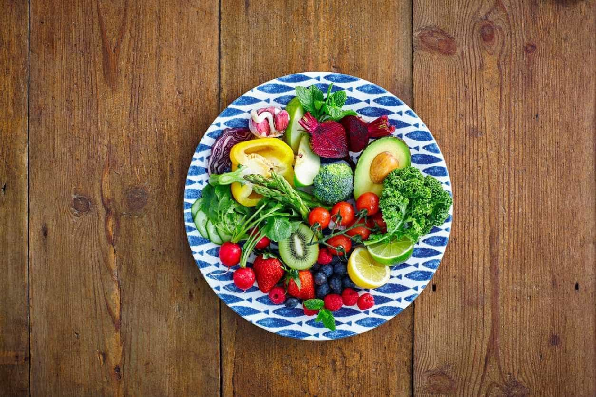 Uma centena de alimentos para combater a fome de forma saudável