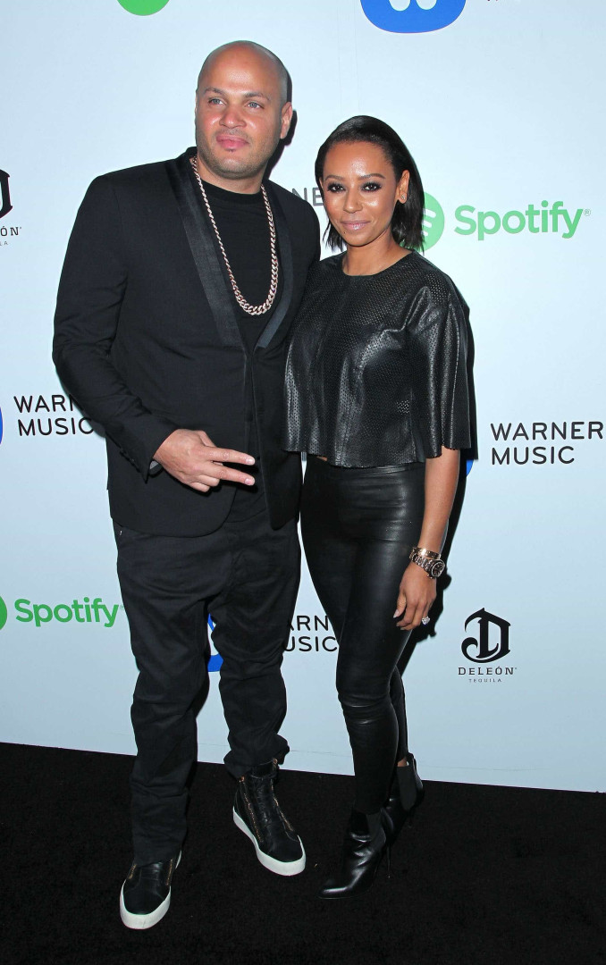 'Ex' Spice Girl Mel B pede o divórcio após 10 anos de casamento