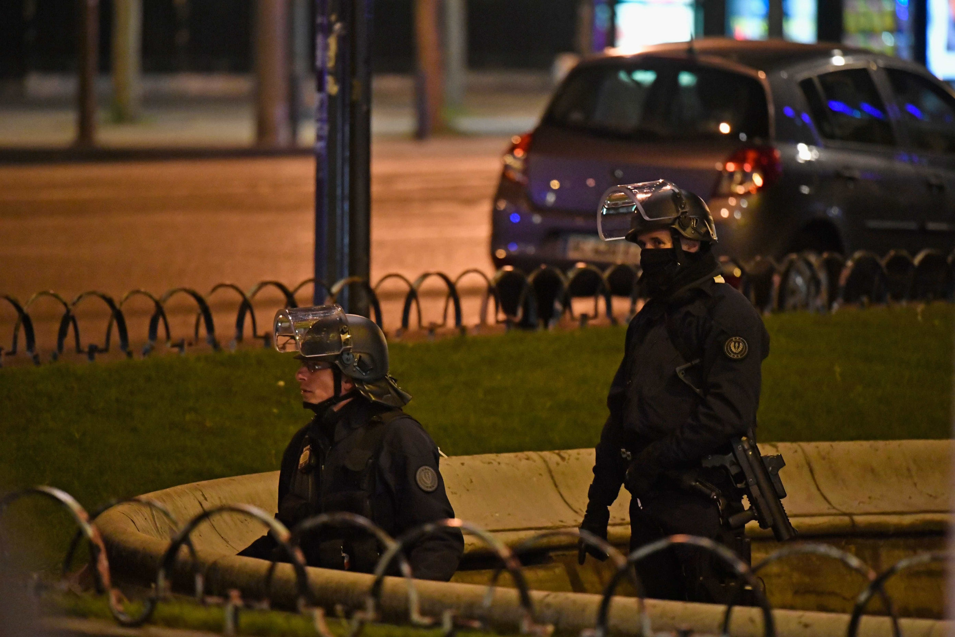 As imagens de mais um ataque terrorista no coração da 'Cidade do Amor'