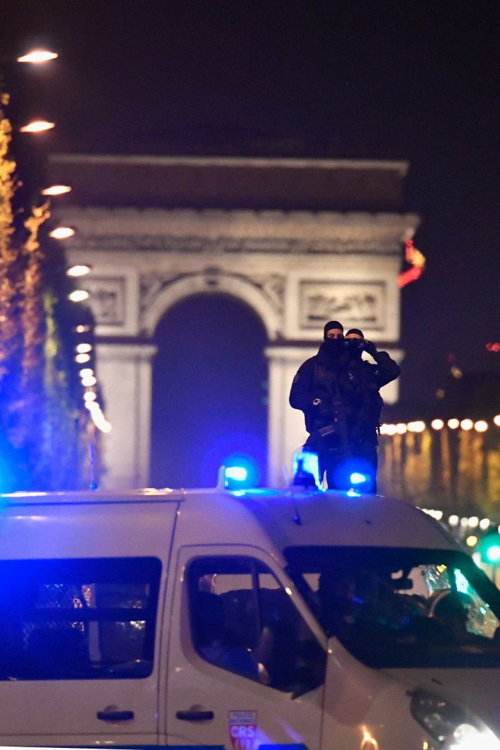 As imagens de mais um ataque terrorista no coração da 'Cidade do Amor'