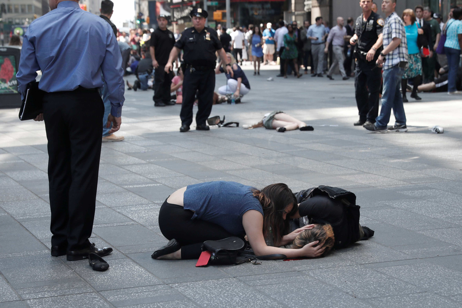 Imagens do acidente que assustou e matou em plena Times Square