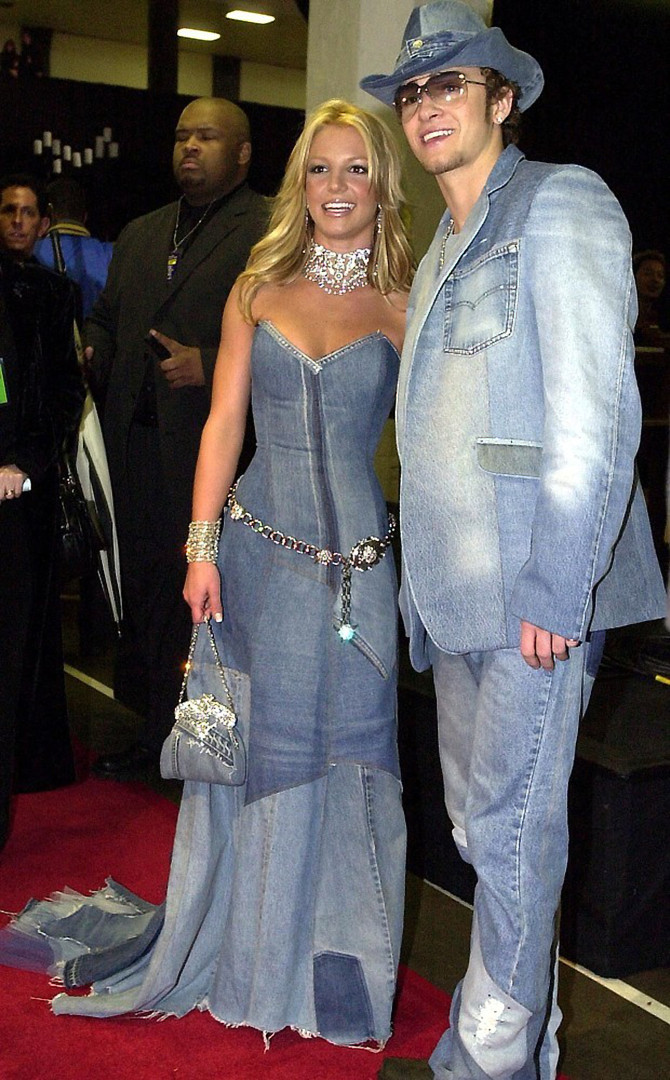Veja 30 looks estranhos que os famosos usaram no início dos anos 2000