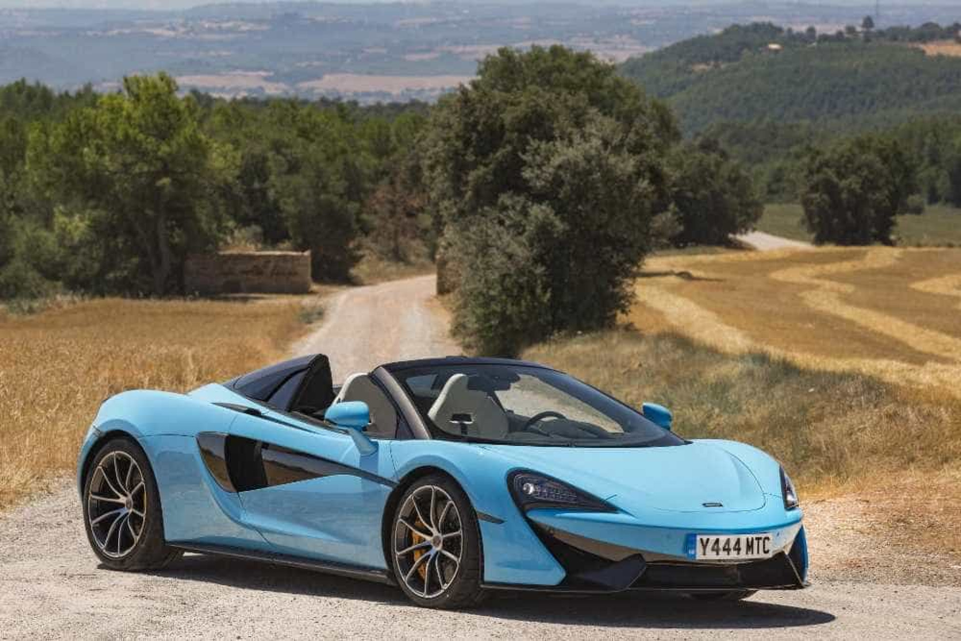 Está aí o McLaren 570S Spider. Já conhece?