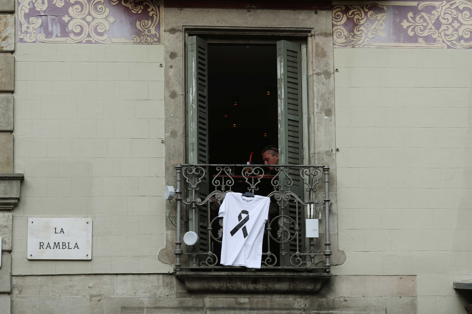 De luto, mas "sem medo". Assim está Barcelona