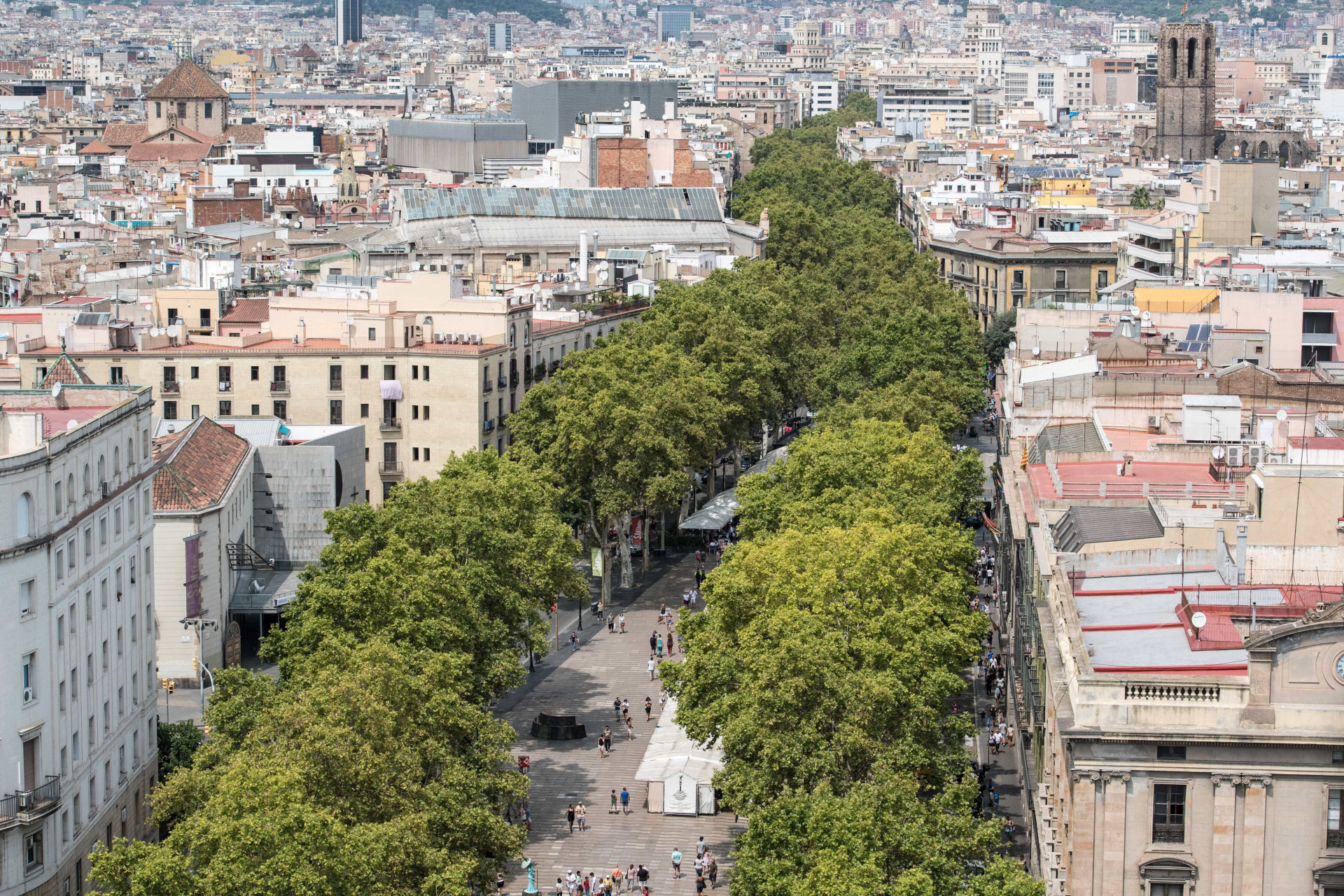 De luto, mas "sem medo". Assim está Barcelona