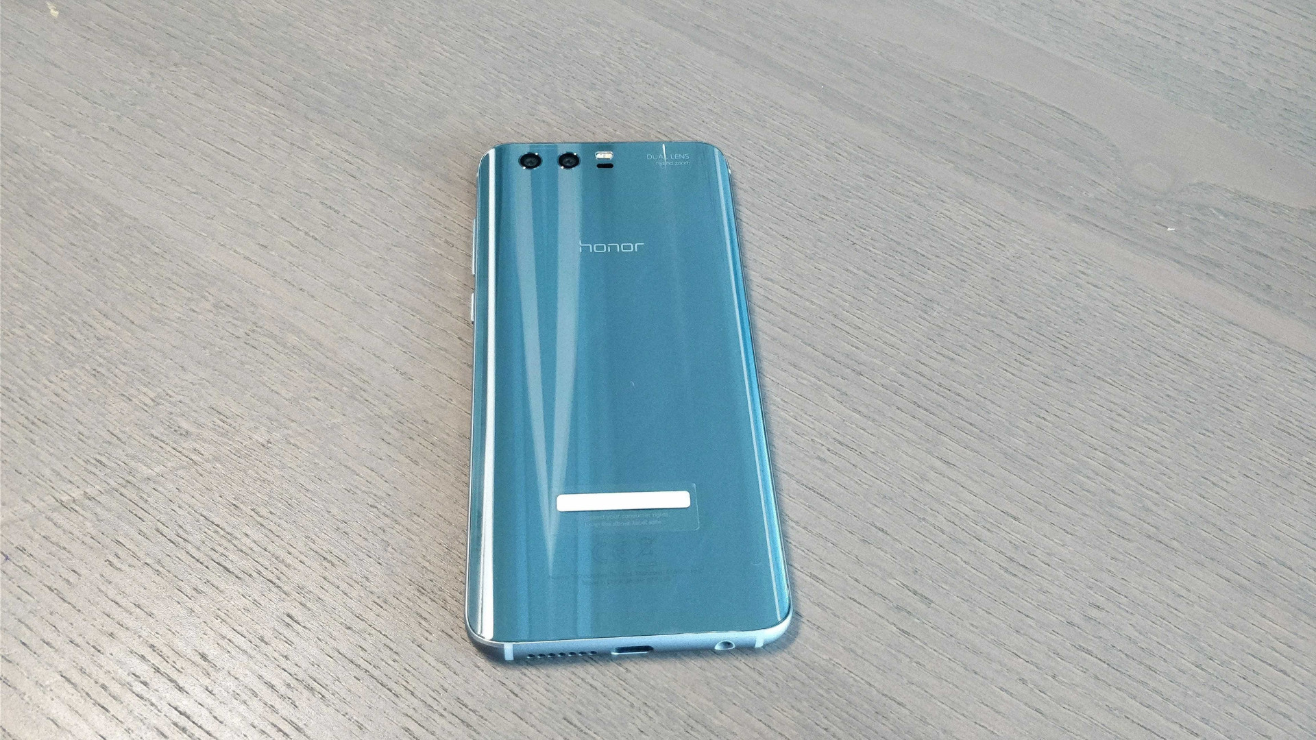 Já conhece o Honor 9? Veja como é tirá-lo da caixa