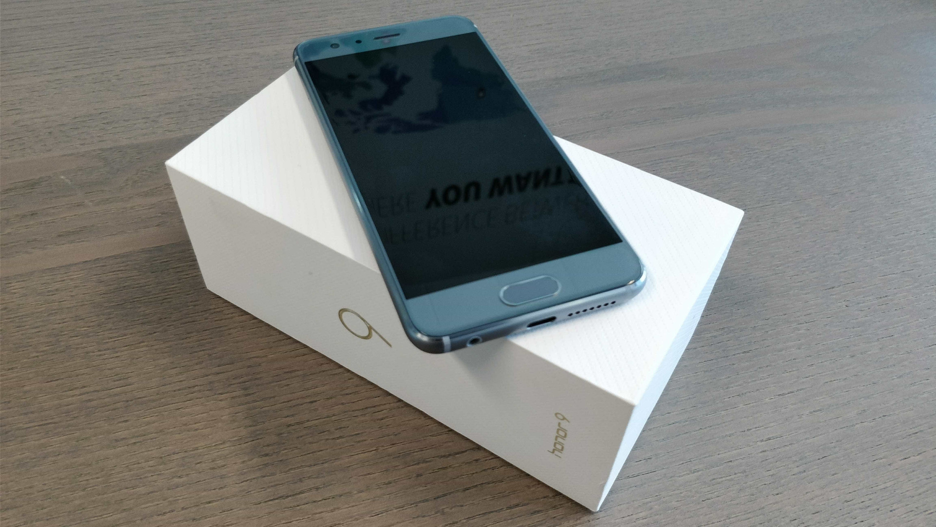 Já conhece o Honor 9? Veja como é tirá-lo da caixa