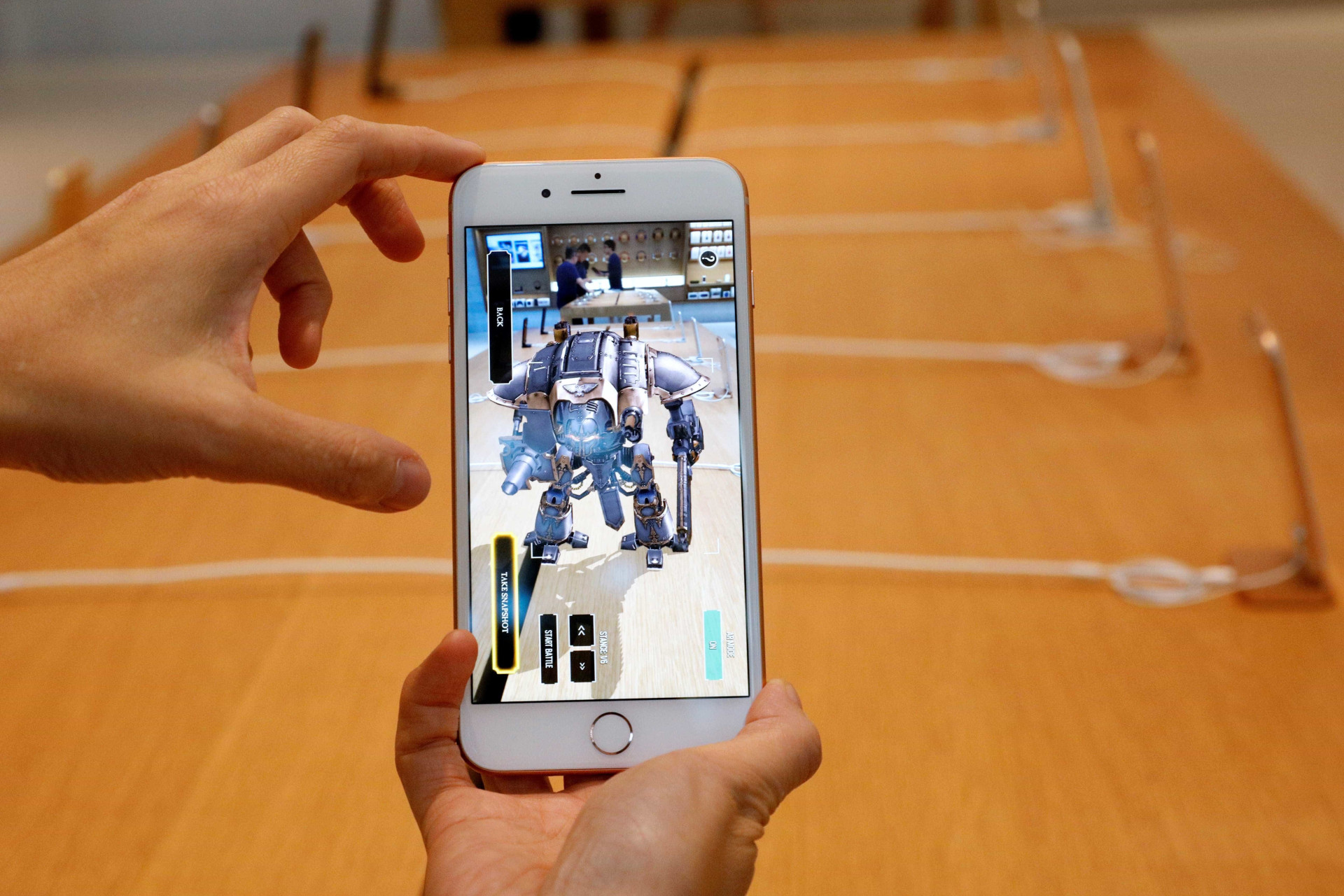 O iPhone chegou hoje às lojas. Veja como foi o lançamento