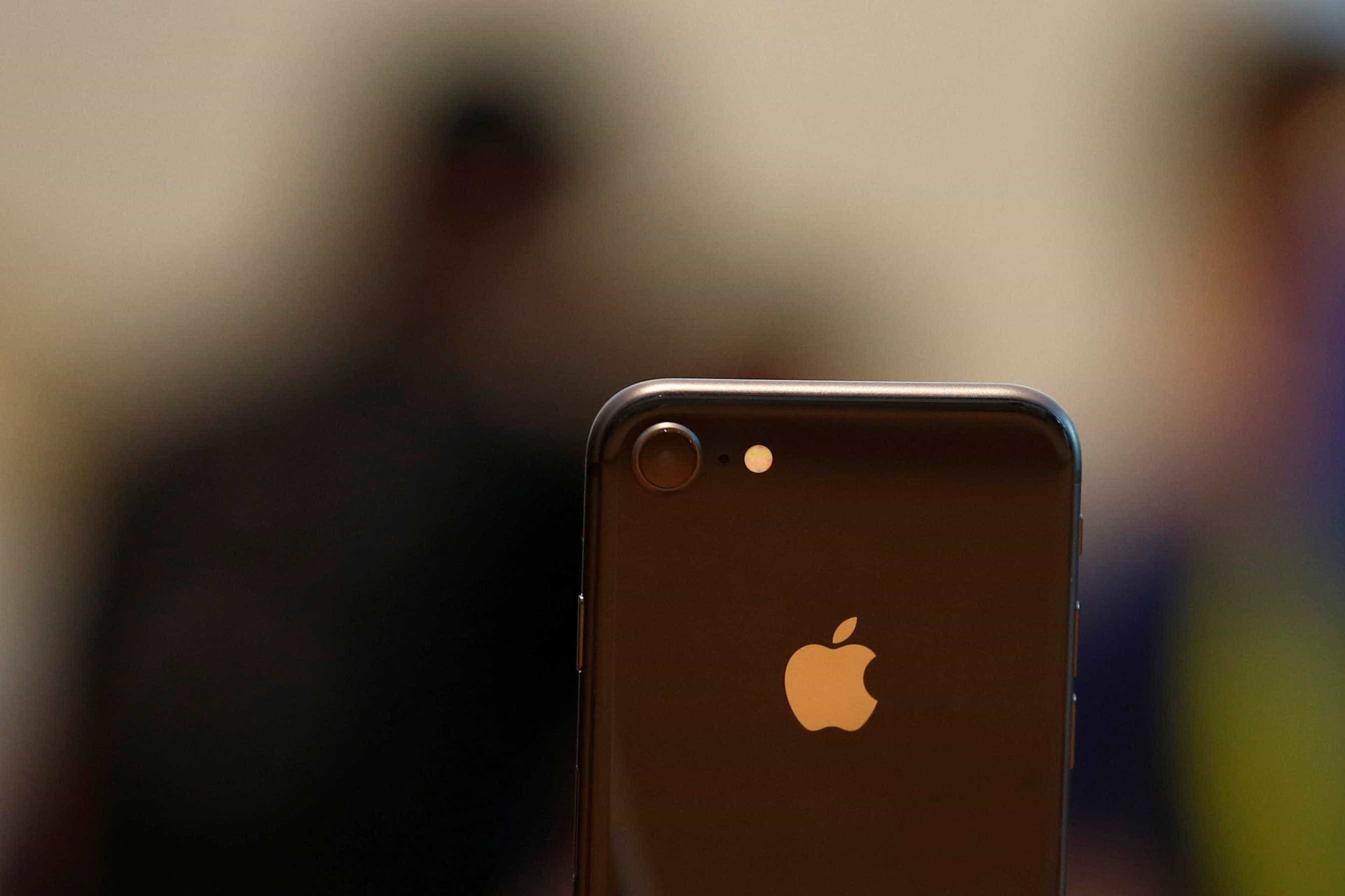O iPhone chegou hoje às lojas. Veja como foi o lançamento