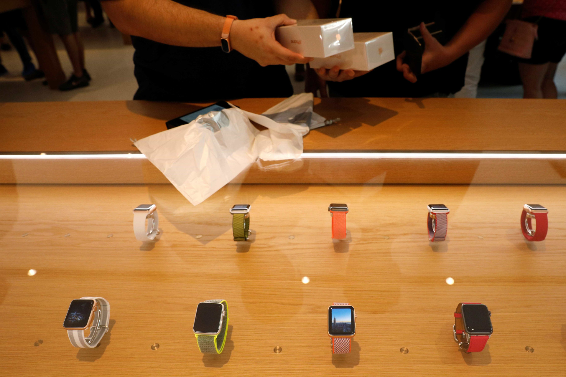 O iPhone chegou hoje às lojas. Veja como foi o lançamento