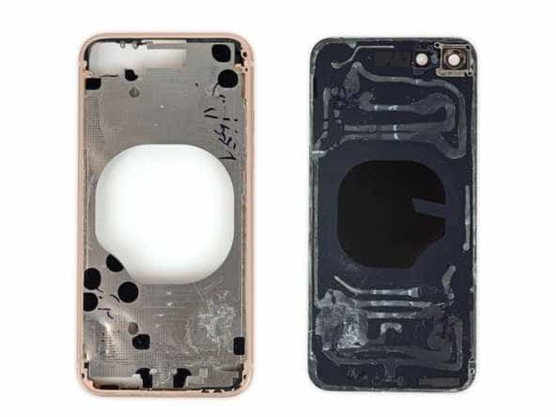 O iPhone 8 ainda agora chegou e já foi desmontado. Veja o interior