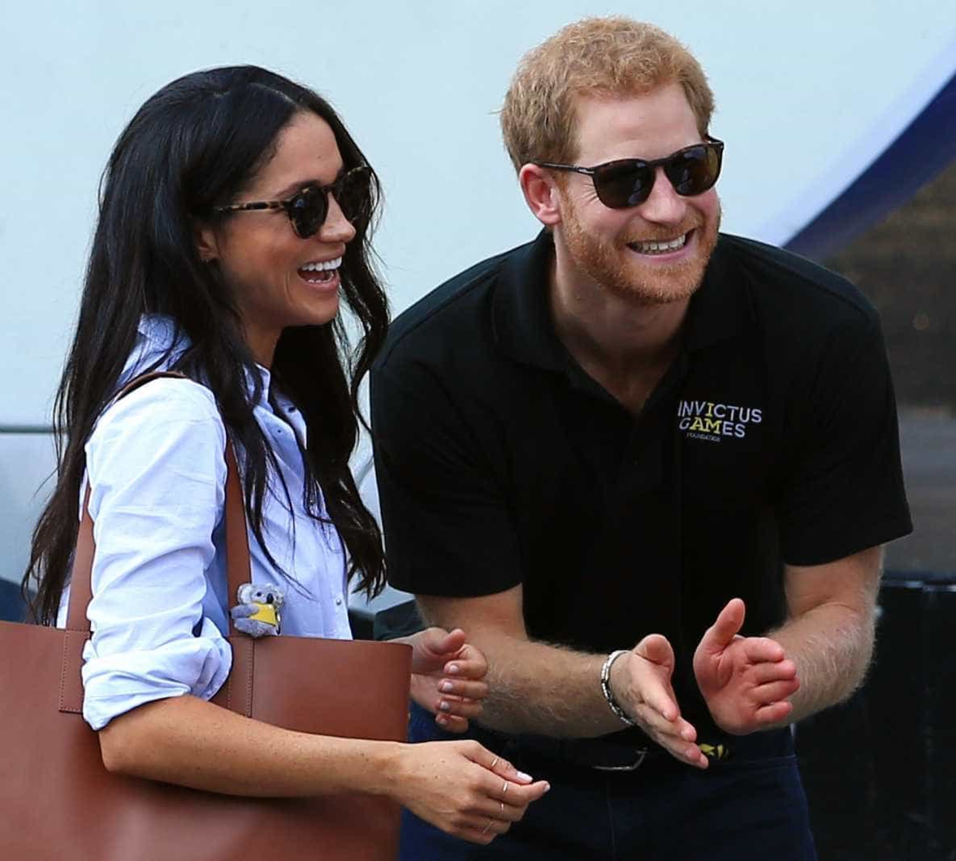 Não faltou boa disposição na primeira aparição oficial de Harry e Meghan