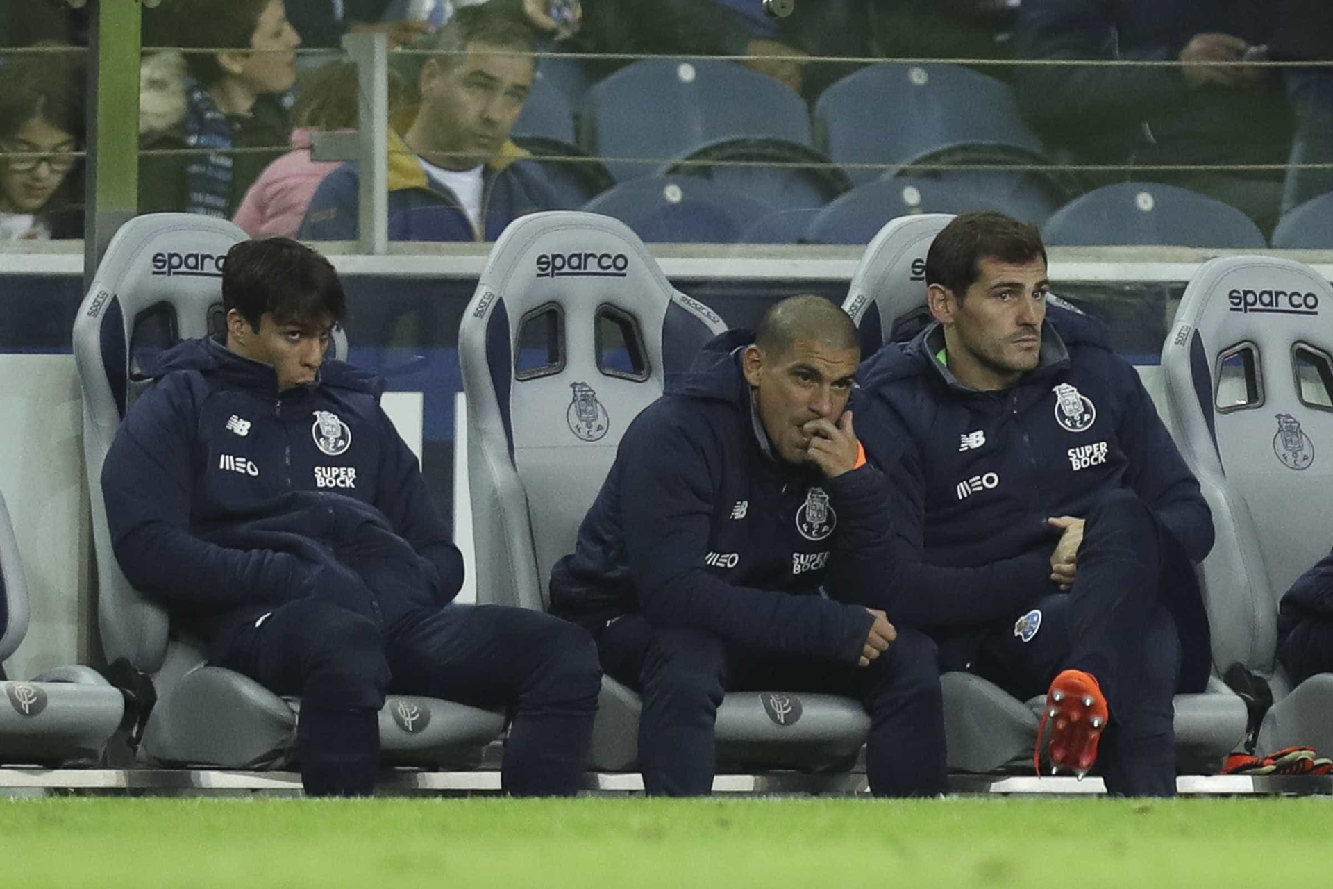 Dragão não deixa cair Casillas
