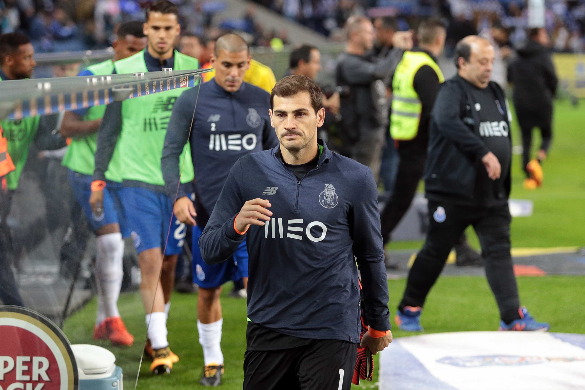 Dragão não deixa cair Casillas