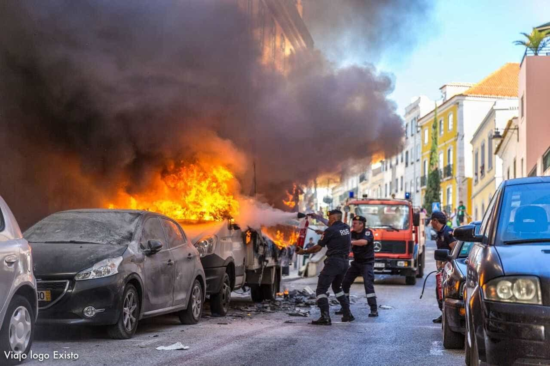 As imagens do fogo em Lisboa que assustou mas não feriu