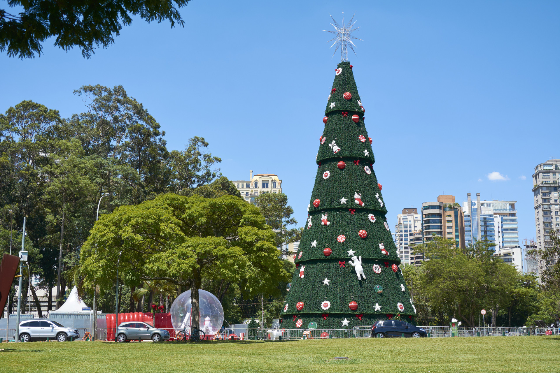 Conheça as árvores de Natal mais bonitas e extraordinárias do mundo