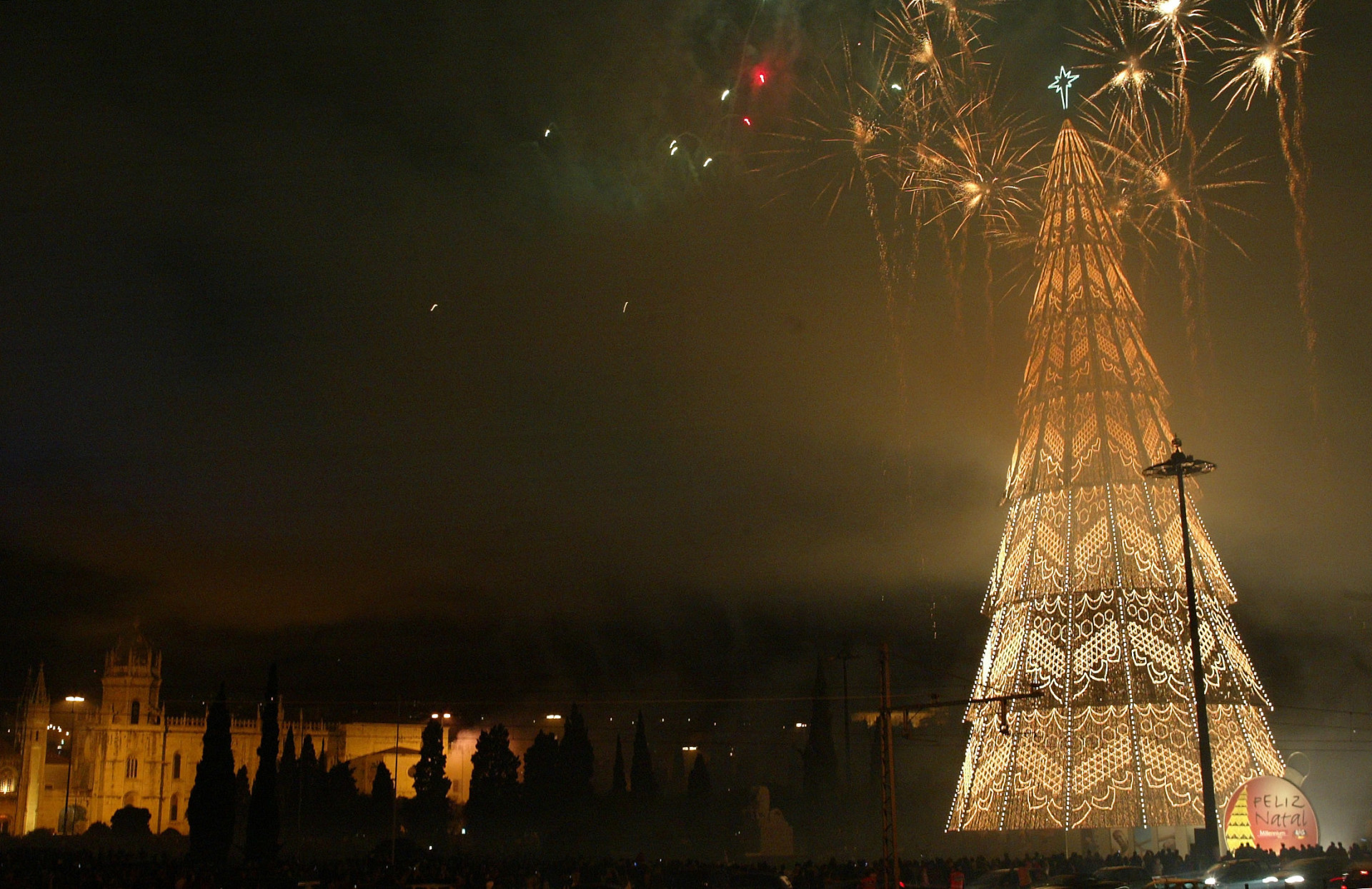 Conheça as árvores de Natal mais bonitas e extraordinárias do mundo