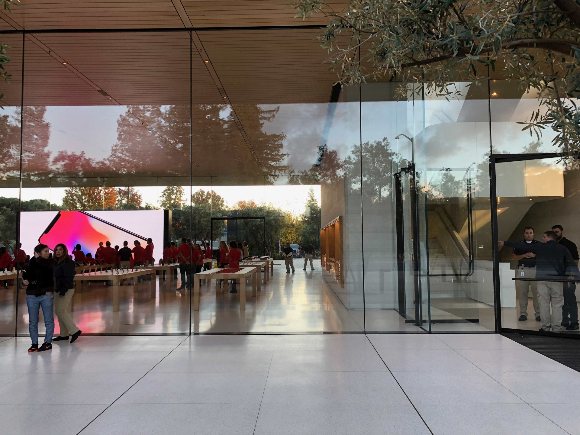 Venha conhecer o novo centro de visitantes da Apple