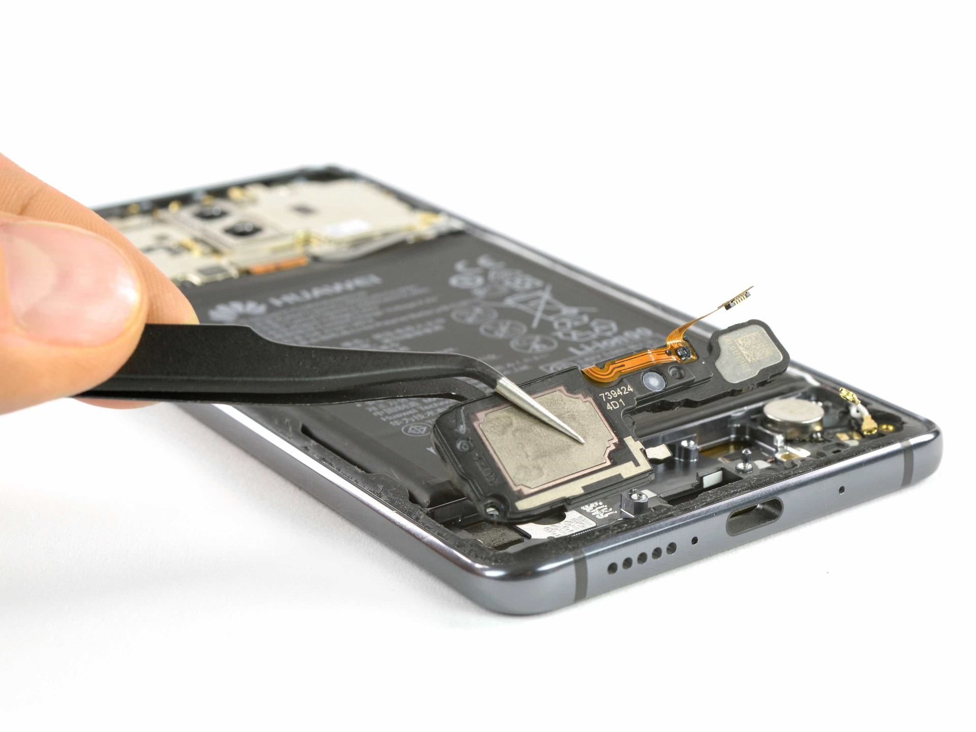 O novo topo de gama da Huawei foi desmontado. Veja o interior