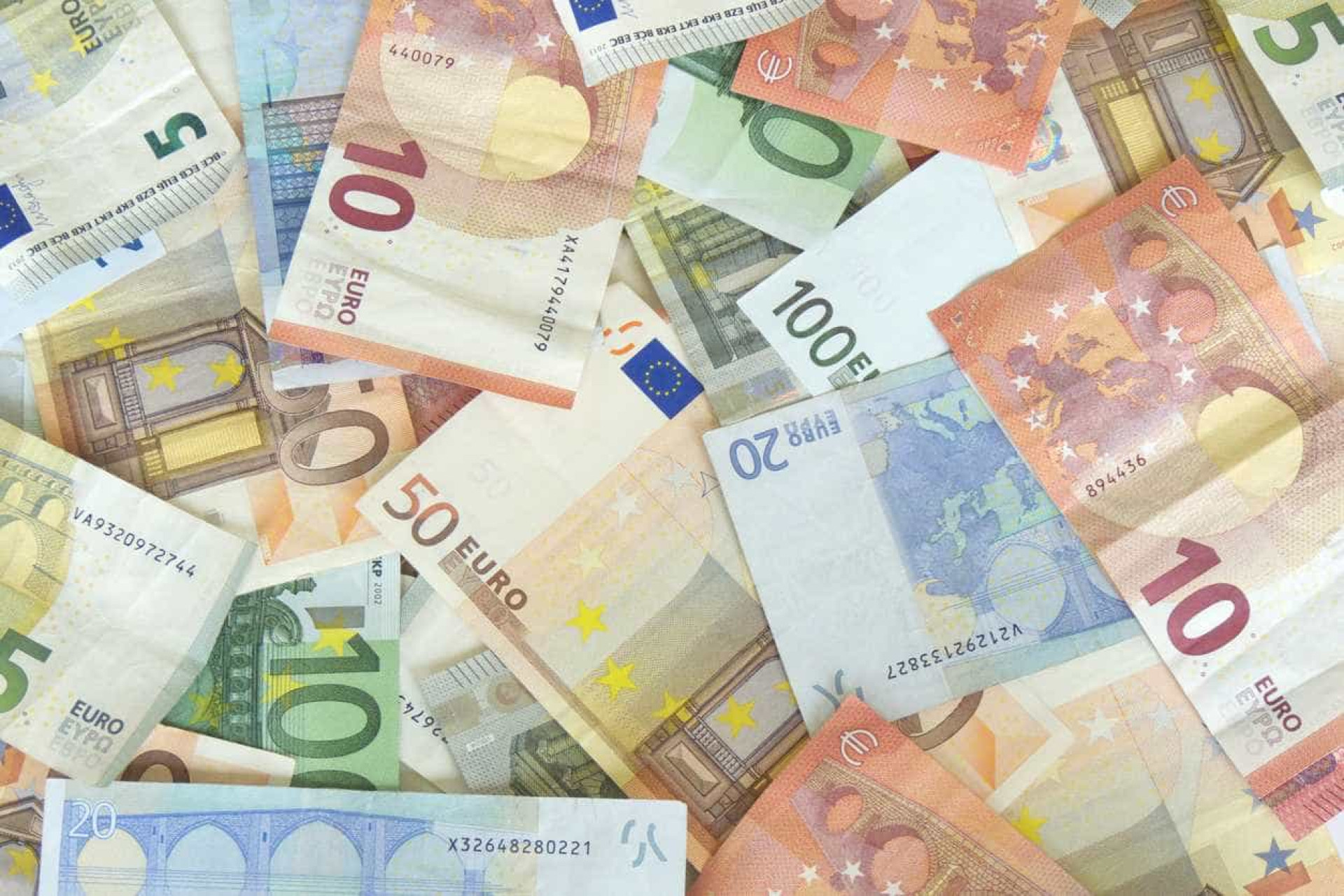 Emprestar dinheiro à família ou amigos? Seis motivos para não o fazer
