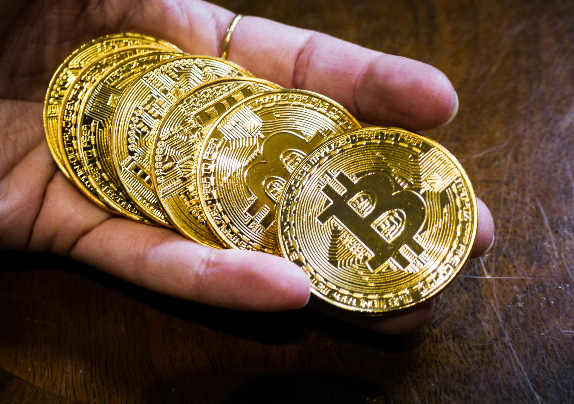 Bitcoin: Conheça melhor esta criptomoeda que tem atraído atenções