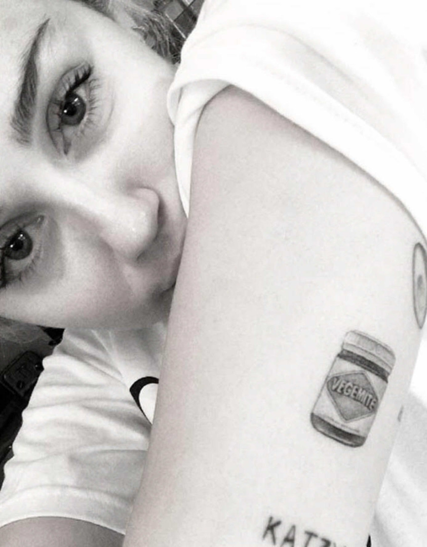 Conheça as tatuagens mais bizarras dos famosos
